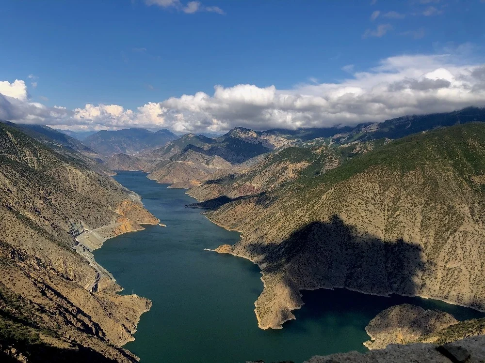 The Çoruh valley, rafting country on the descent toward Yusufeli
