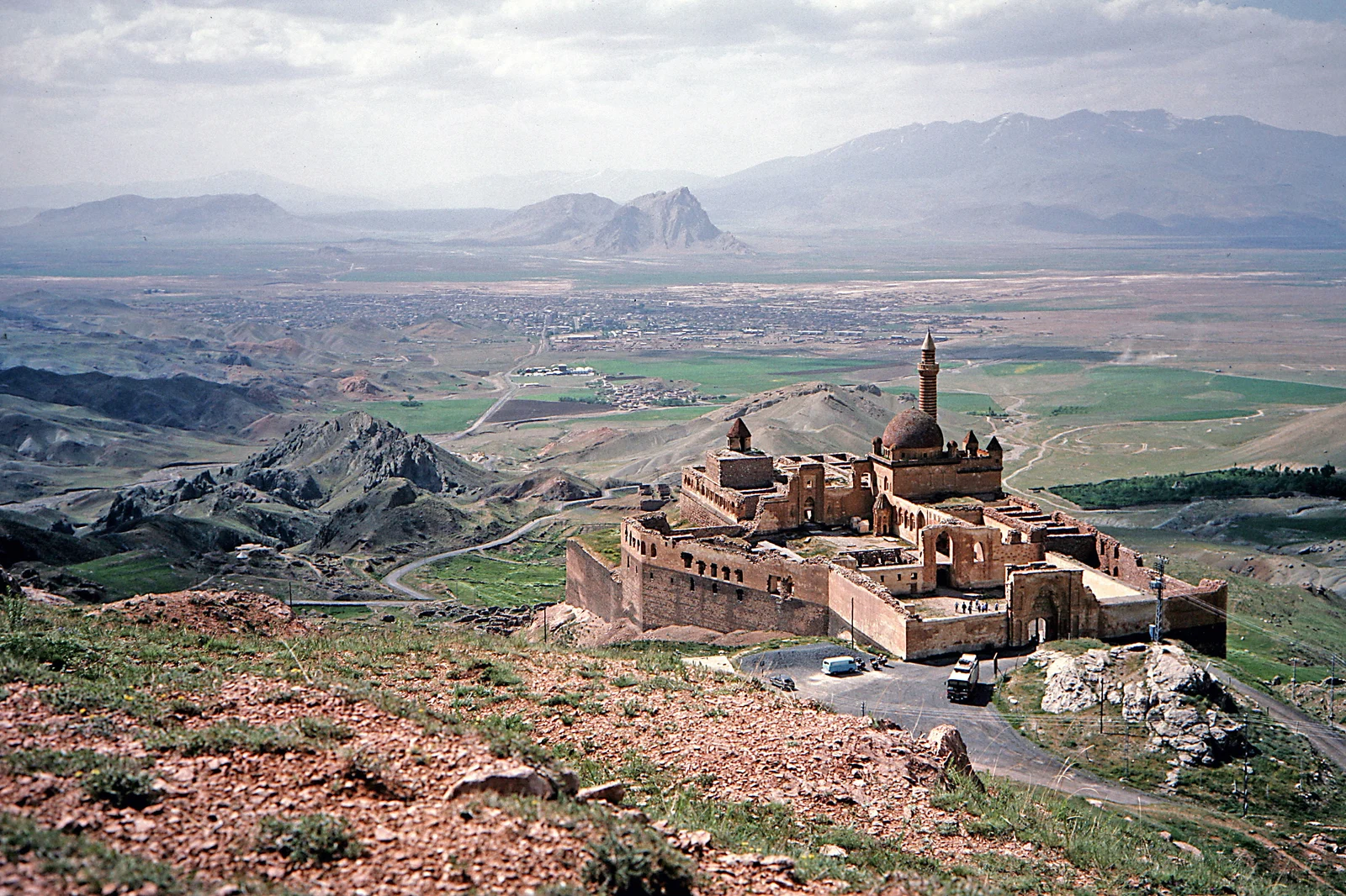 İshak Paşa Sarayı on its hillside above the plain at Doğubayazıt