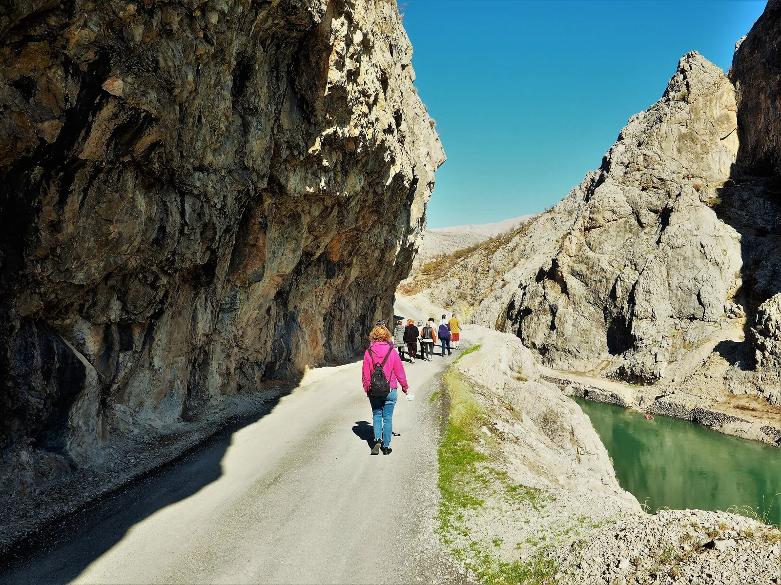 The Taş Yol cut into the cliff wall of the Karanlık Kanyon at Kemaliye